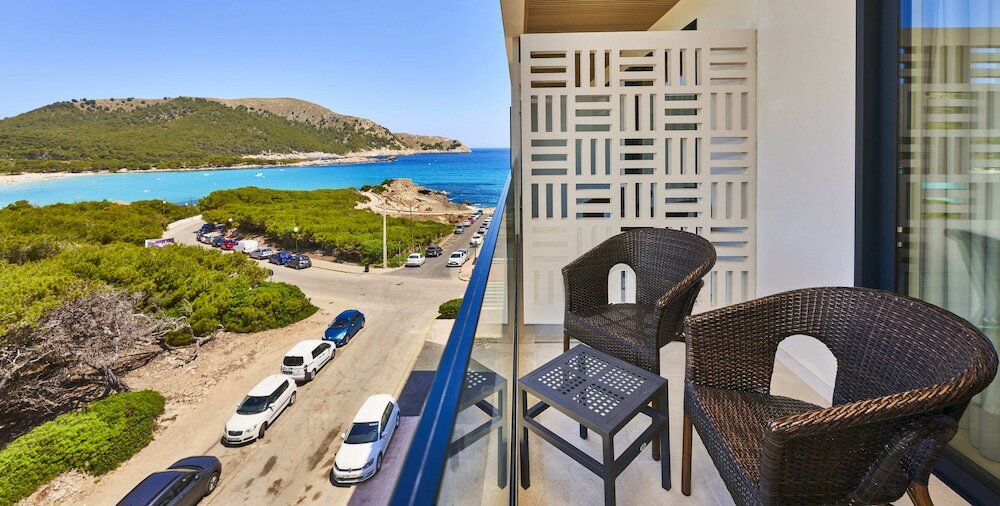 Фото Hotel & SPA S'entrador Playa