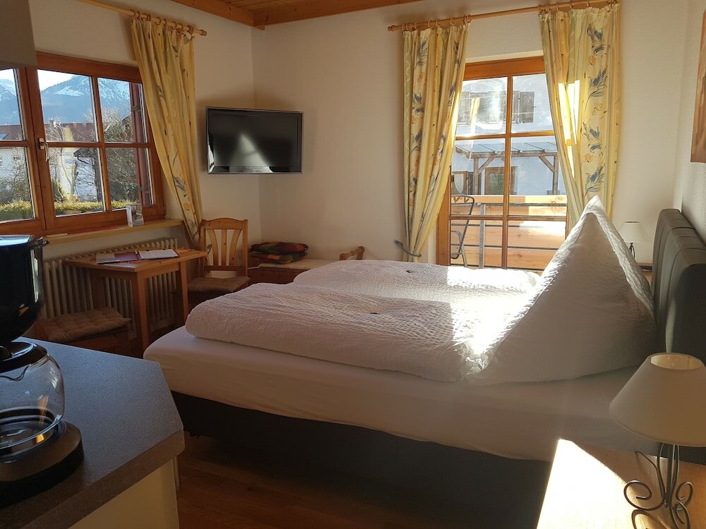 Фото Ferienwohnungen am Buchbrunnen