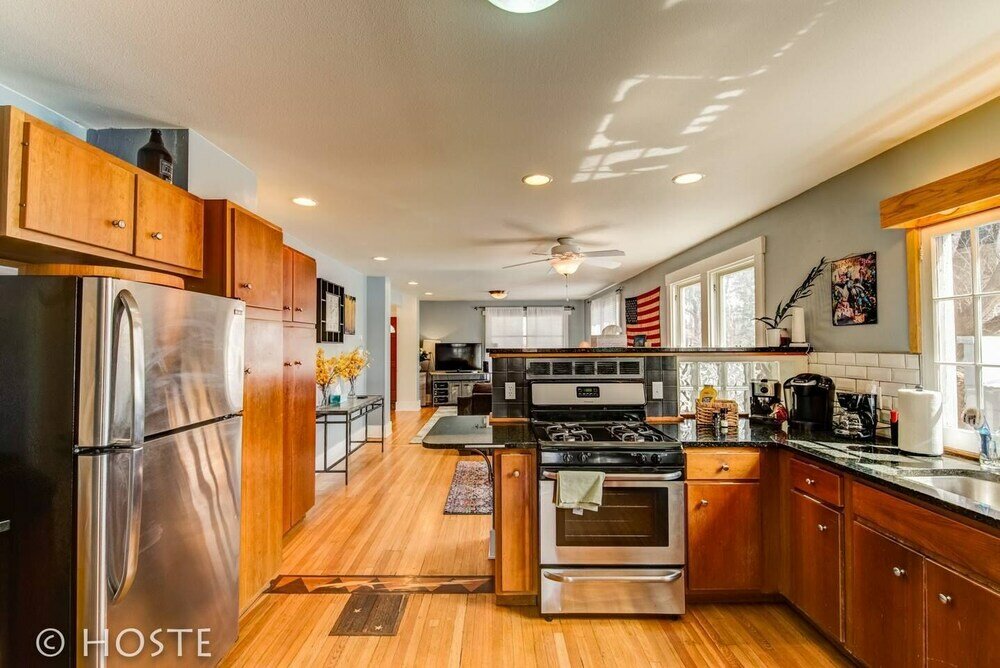 Фото 3br Classic Home Quiet Neighborhooddog Friendly