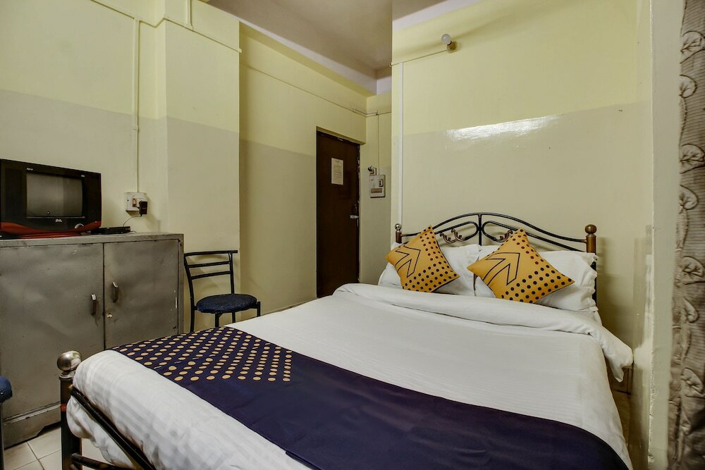 Фото Spot On 60241 Hotel Hollywood