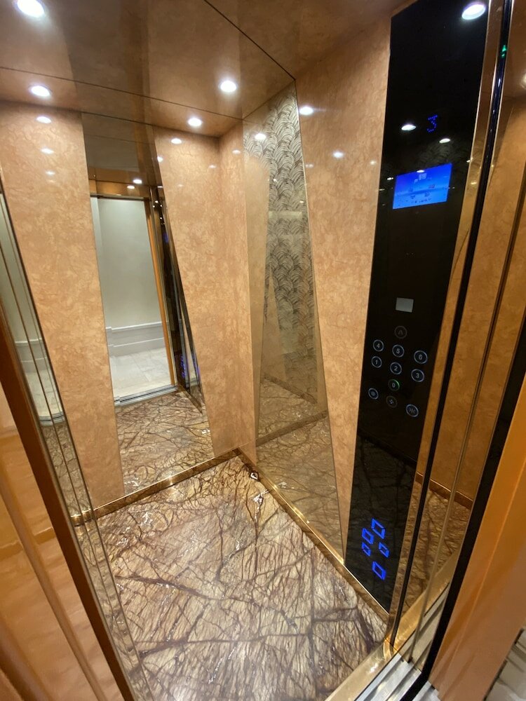 Фото The Red Bricks Hotel