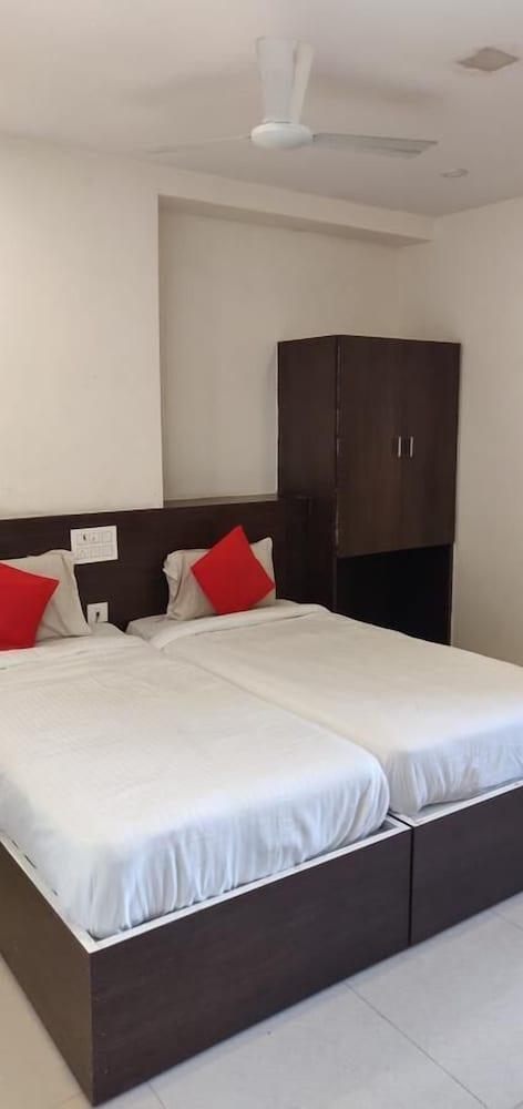 Фото Sri Raghavendra Inn