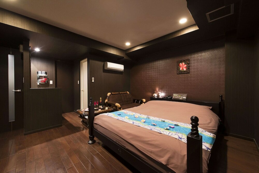 Фото Alo alo - Adults Only