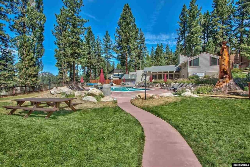 Фото Mv55: Lake Village Remodel Condo With Pool & Hot tub