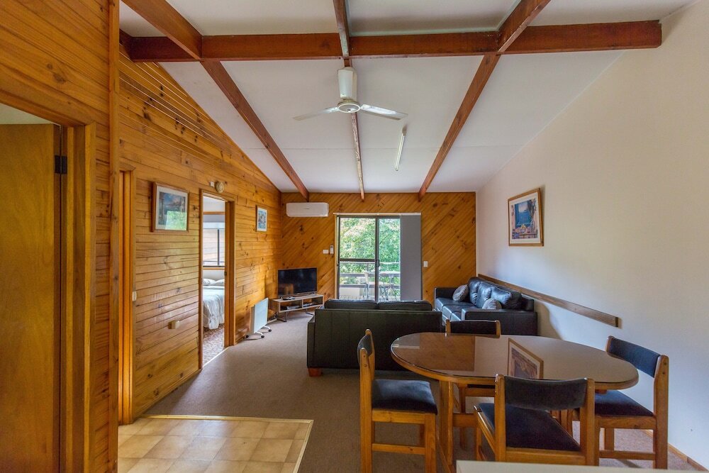 Фото Wonboyn Cabins & Caravan Park