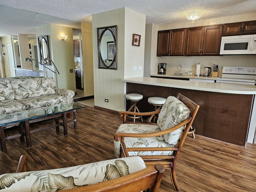 Фото Discovery Bay One Bedroom Condos with Kitchen & Free Wifi!