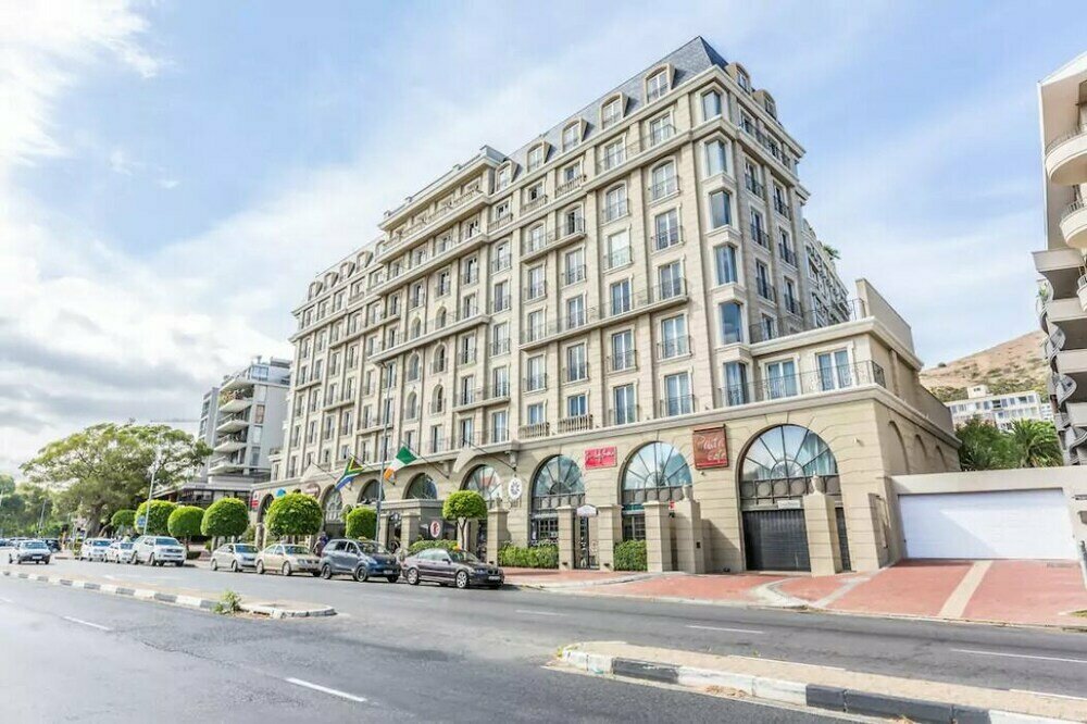 Hotel Unit Number 204 Cape Royale Luxury Apartments, Capetown, photo