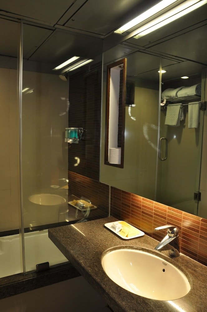 Фото Oriental Residency Hotel