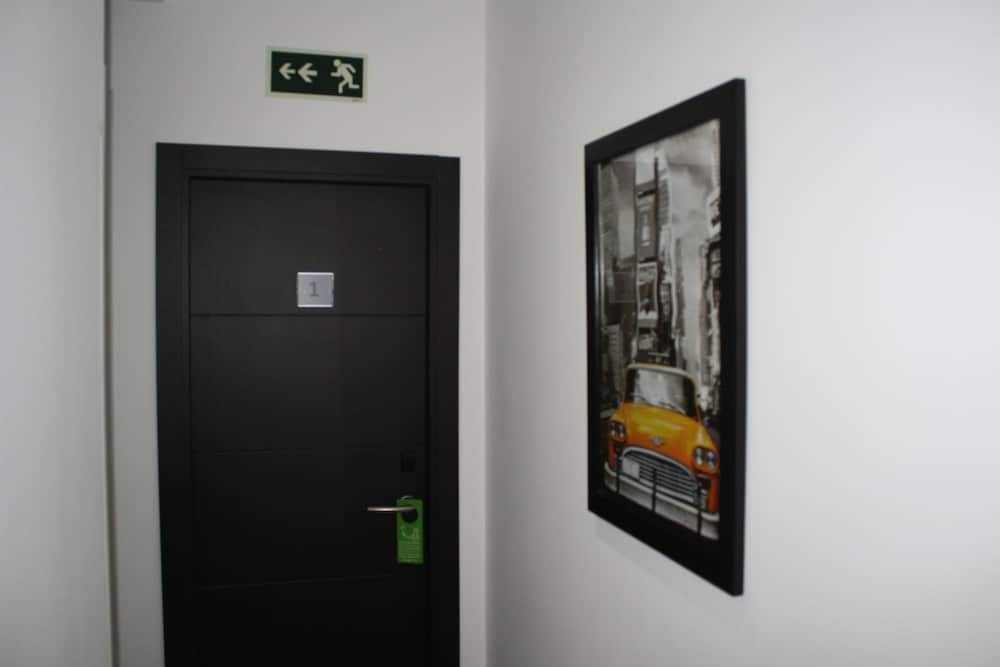 Фото Hostal Mh Fuencarral