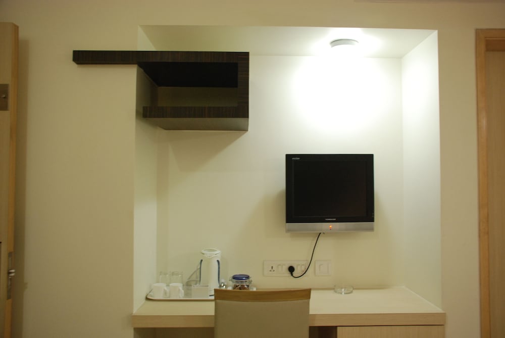 Фото Oriental Residency Hotel