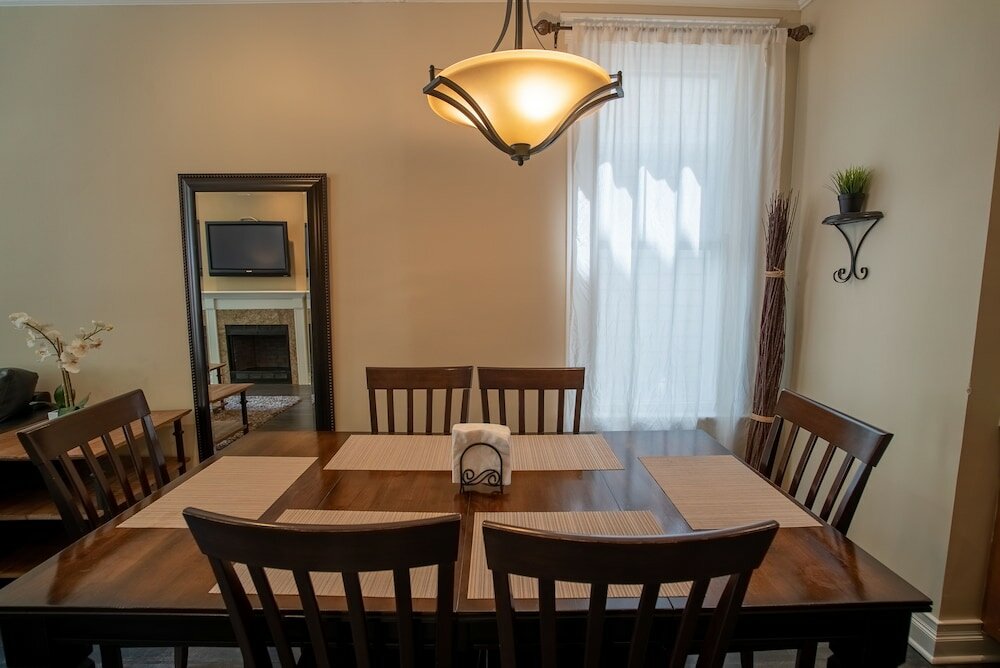 Фото Roscoe Village Guesthouse