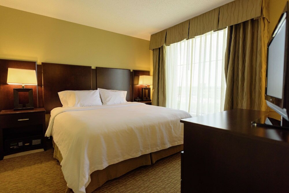 Фото Embassy Suites by Hilton Minneapolis North