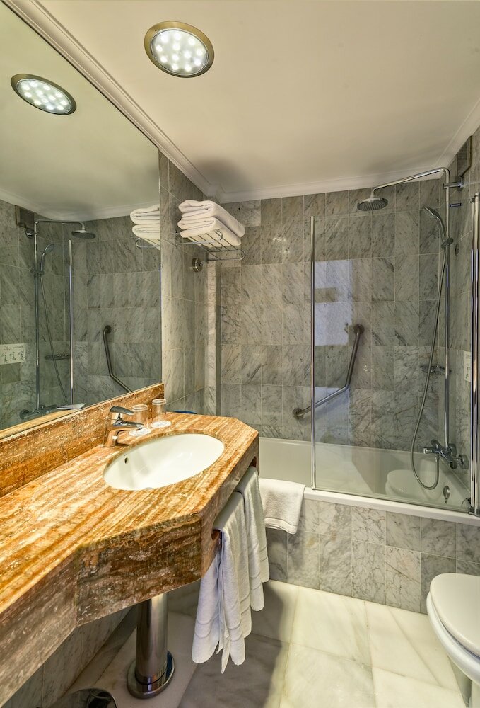 Фото Hotel Balcón de Europa