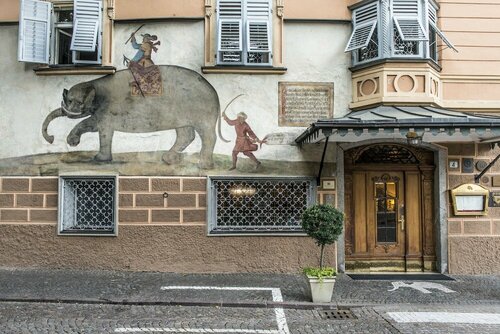 Гостиница Hotel Elephant в Брессаноне