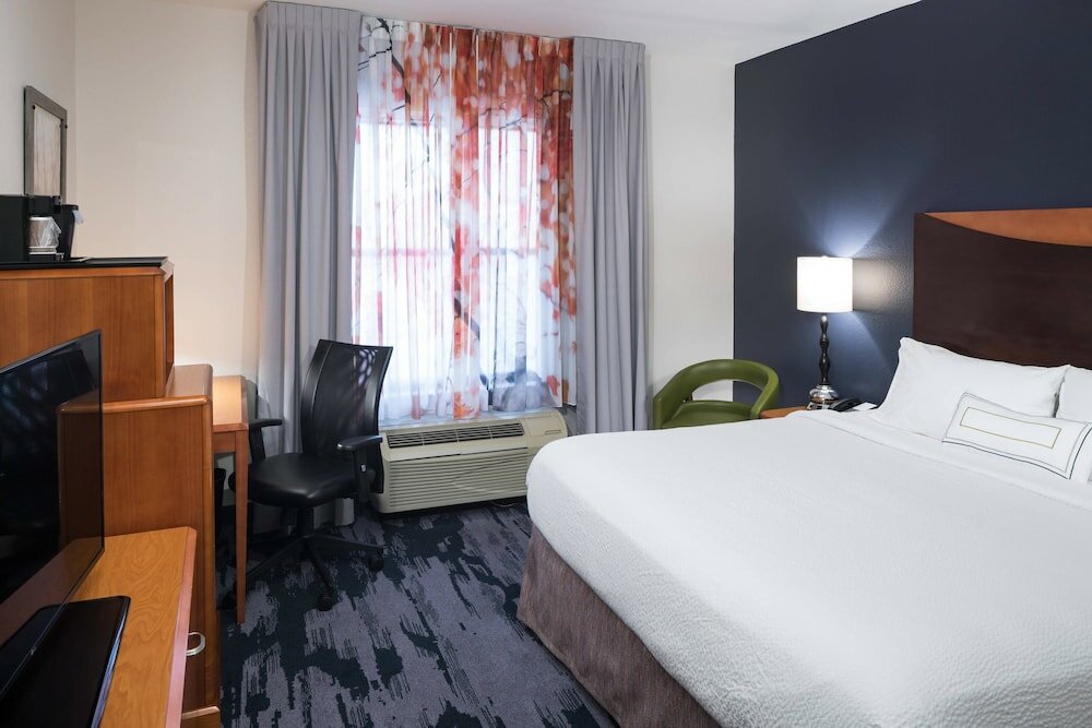 Фото Fairfield Inn & Suites by Marriott Orlando at SeaWorld