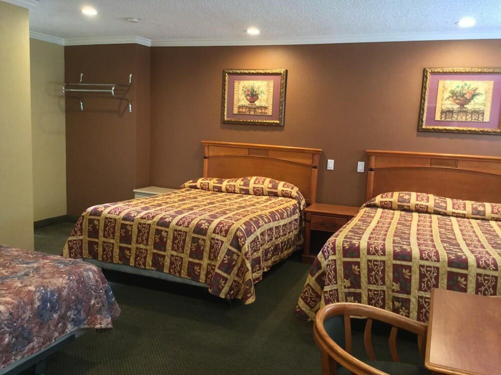 Фото Bevonshire Lodge Motel