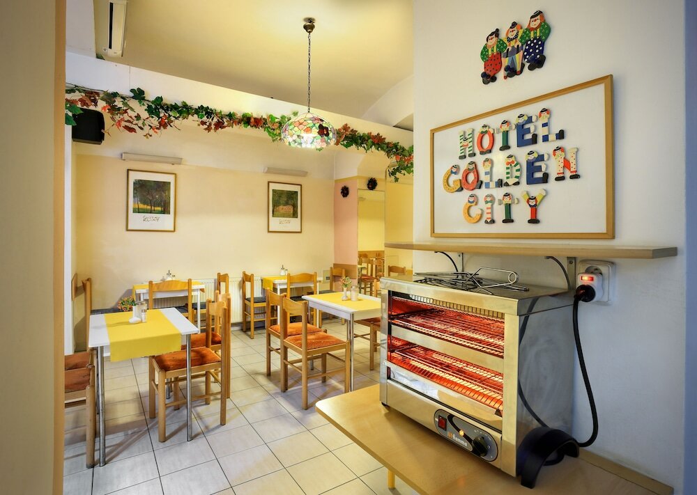 Фото Hotel Golden City Garni