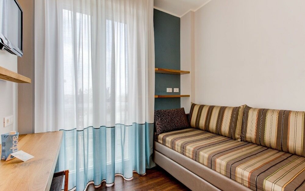 Фото Polo Younique Hotel