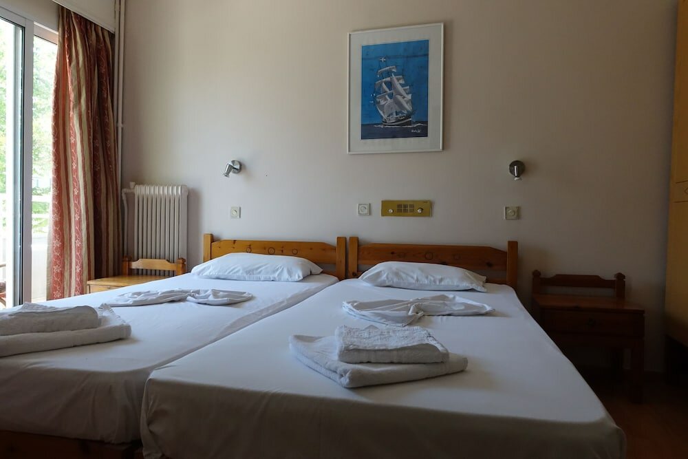 Фото Bristol Hotel & Apartments