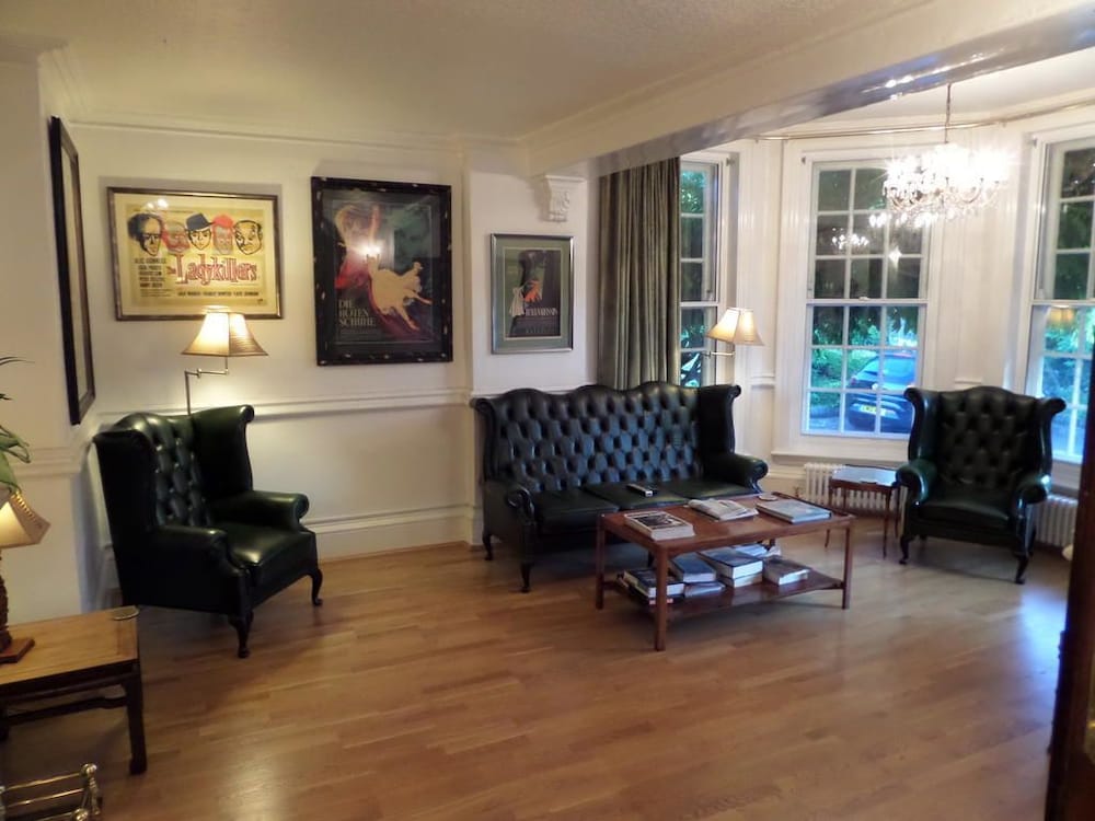 Фото Bentley Tower Hotel