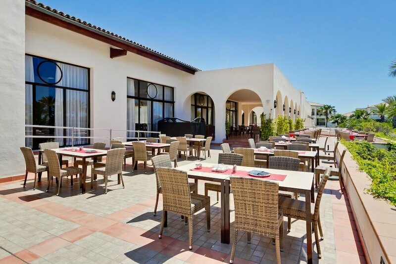Гостиница Impressive Playa Granada Golf