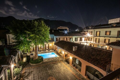 Гостиница Albergo Le Due Corti в Ломбардии