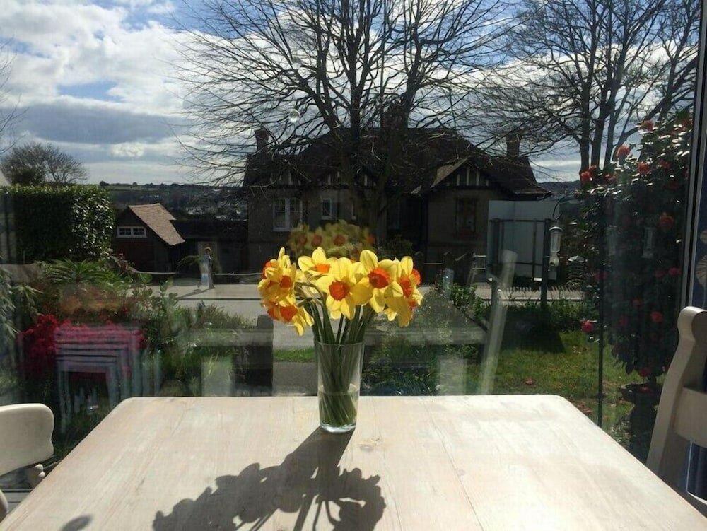 Фото Lyonesse Guest House