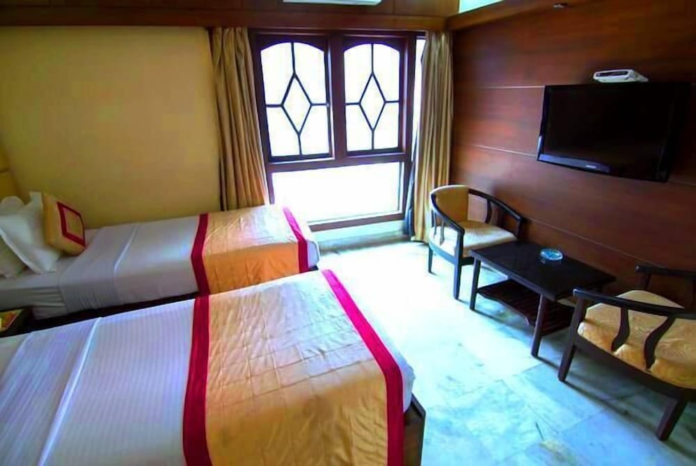 Фото Hotel Gulshan International