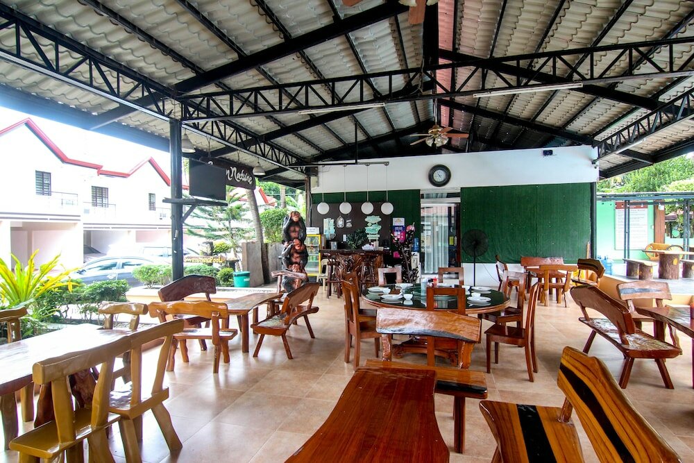 Фото Quezon Premier Hotel Lucena