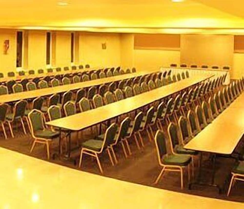 Фото Hotel Cingov