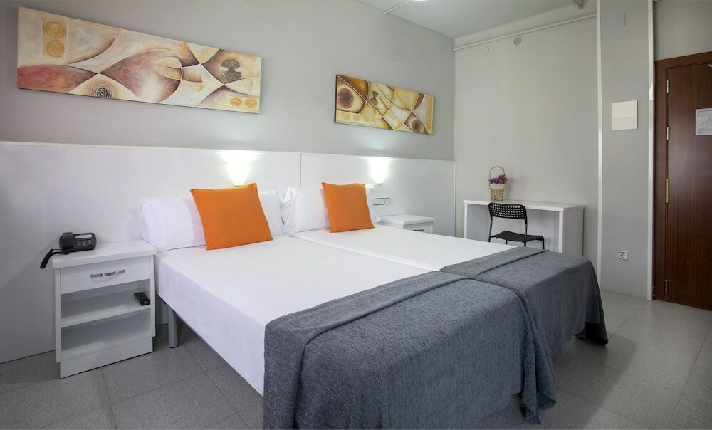 Фото Hostal Sans