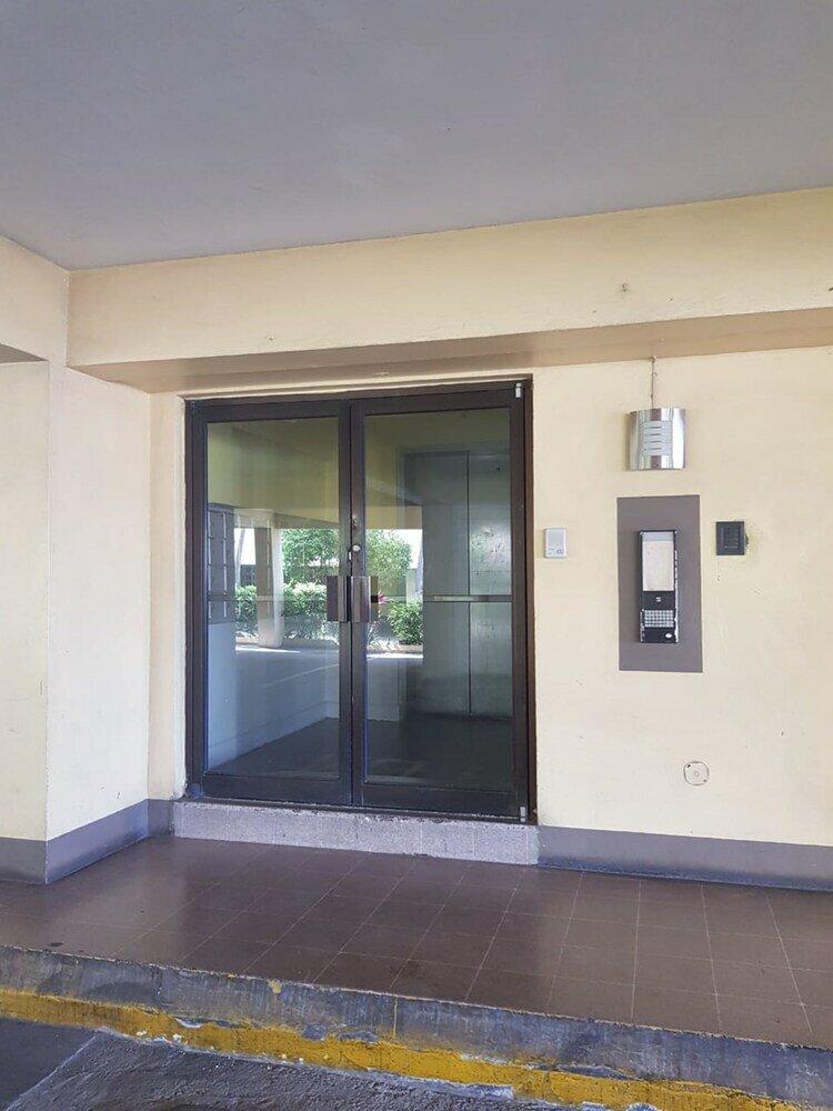 Фото New Kingston Apt at Kensington Court