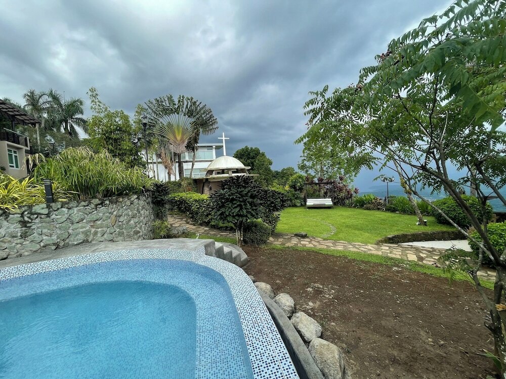 Фото The Lakeview Suites by Cocotel