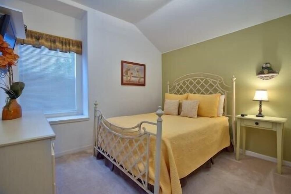 Фото Ov3231 - Marbella Resort - 5 Bed 3.5 Baths Villa