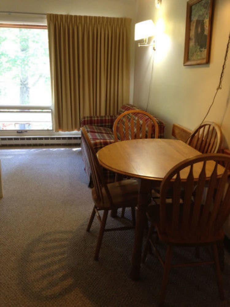 Фото Evergreen Valley Inn