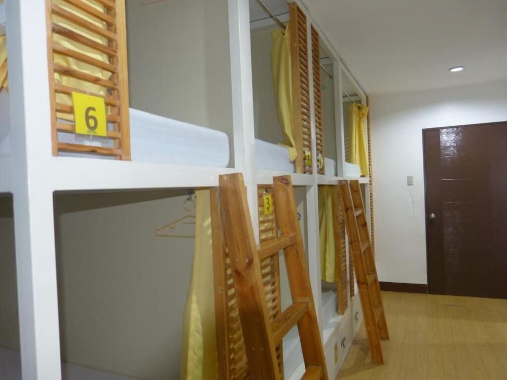 Фото His Capsule Hostel