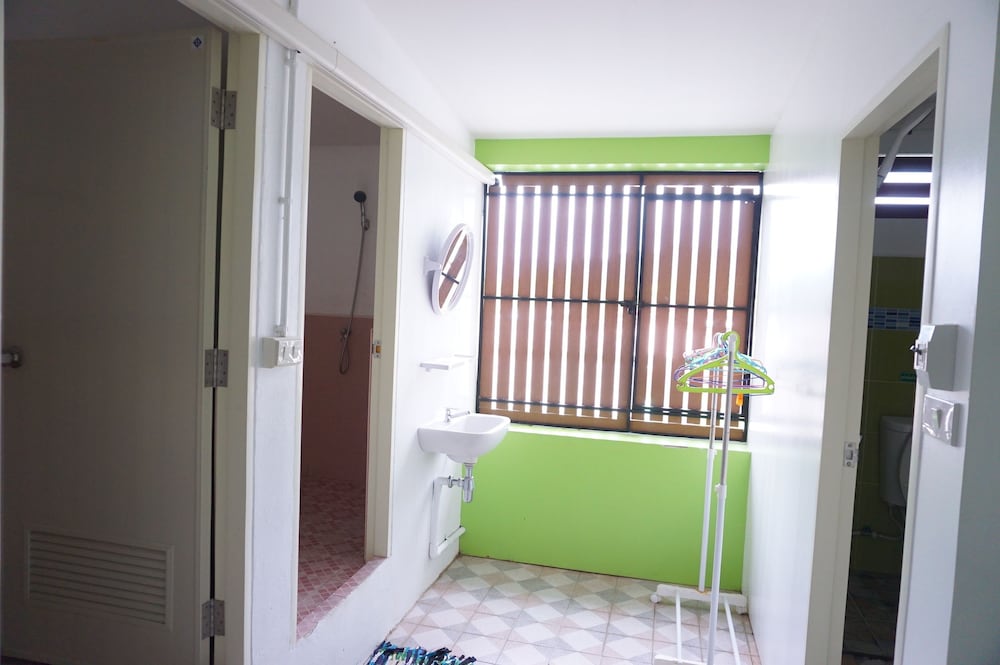 Фото Madinah Hostel Ranong