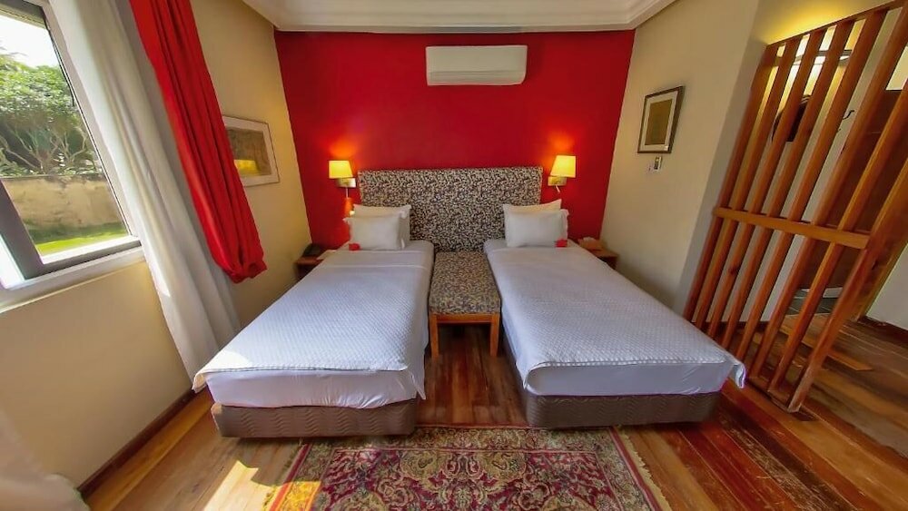 Фото Golden Hill Parker Hotel