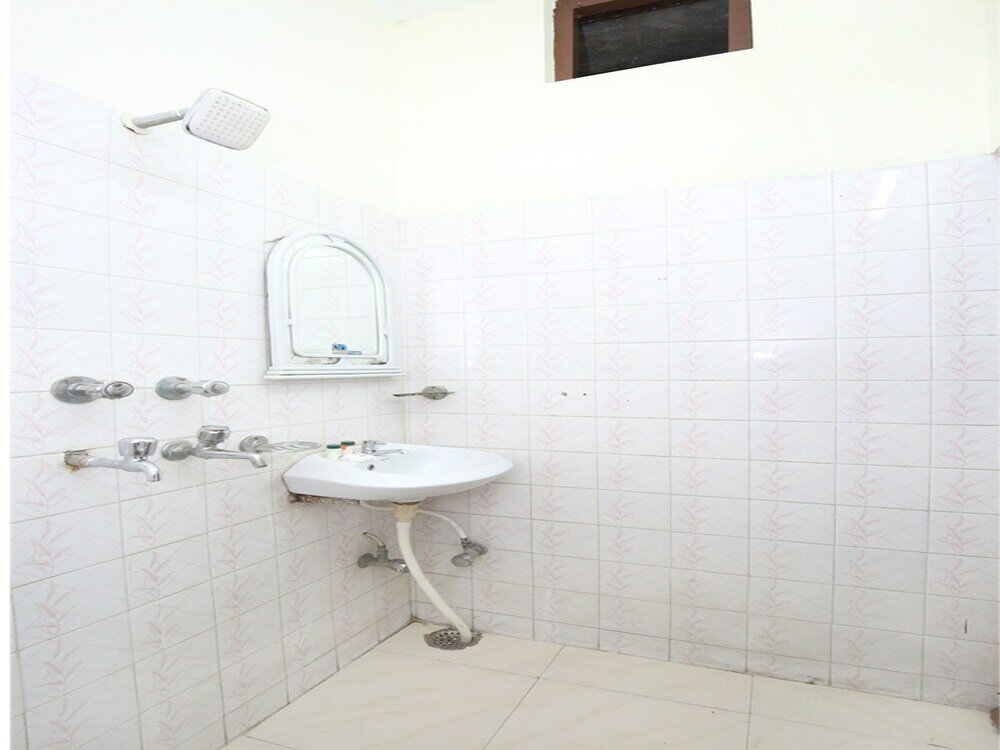 Фото Oyo 12745 Hotel Red House