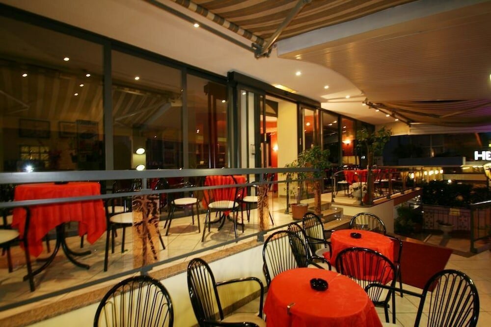 Фото Hotel Dusseldorf