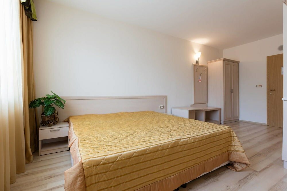 Фото Studio with Pool View