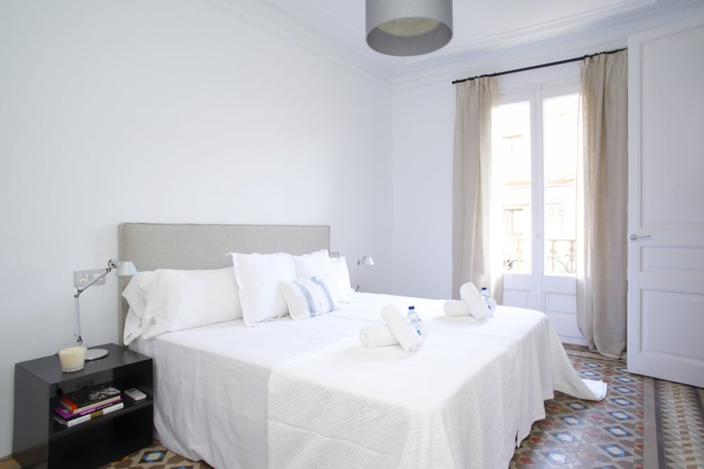 Фото BarcelonaForRent The Claris Suites