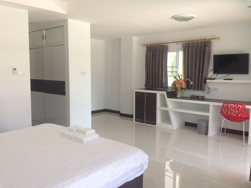 Фото Praiyanan Place Hotel