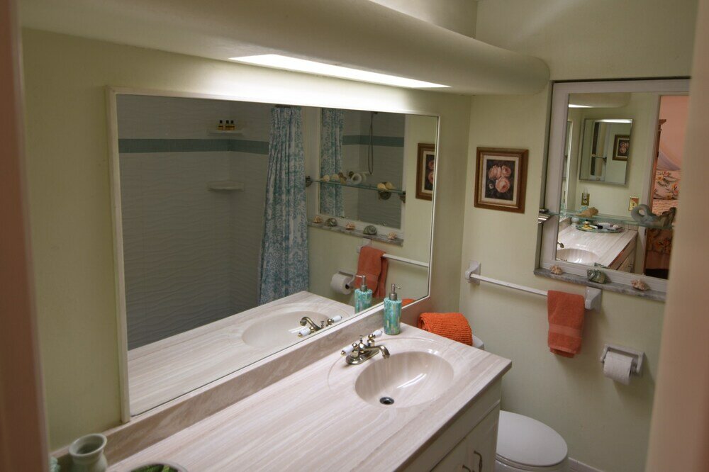 Фото Oasis at John's Pass Madeira Beach