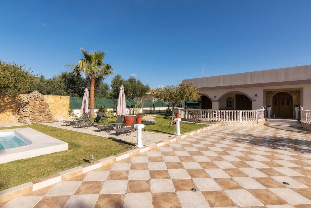 Фото Fontana Holiday Home