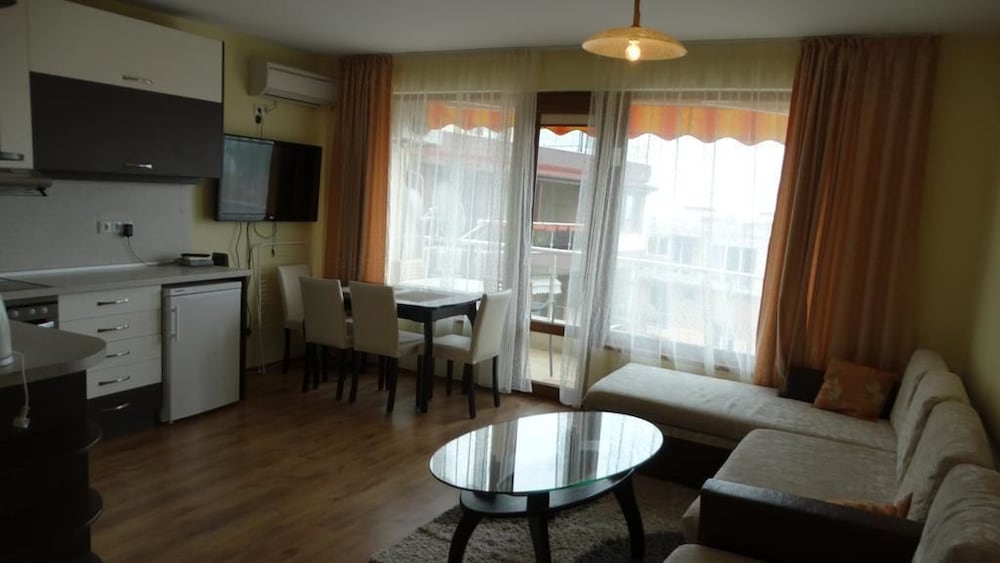 Фото Sunny Sands Studios