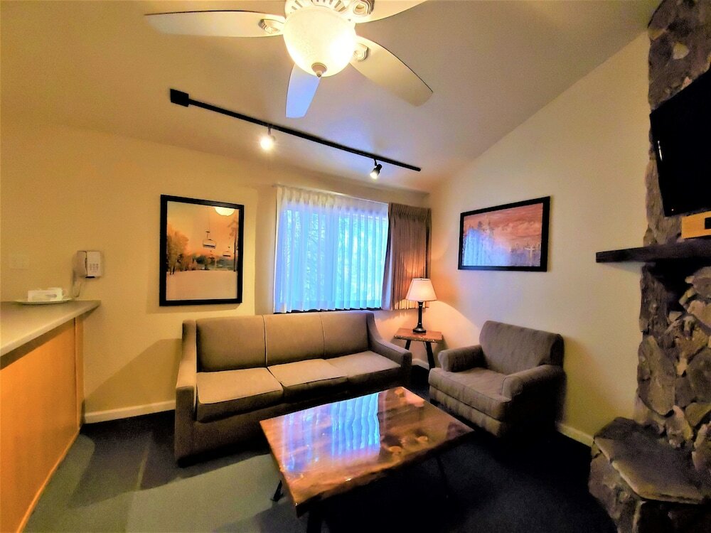 Фото Snow Lake Lodge