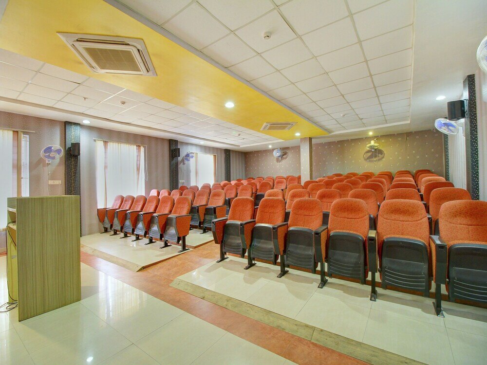 Фото Oyo 12941 Hotel Forest Transit