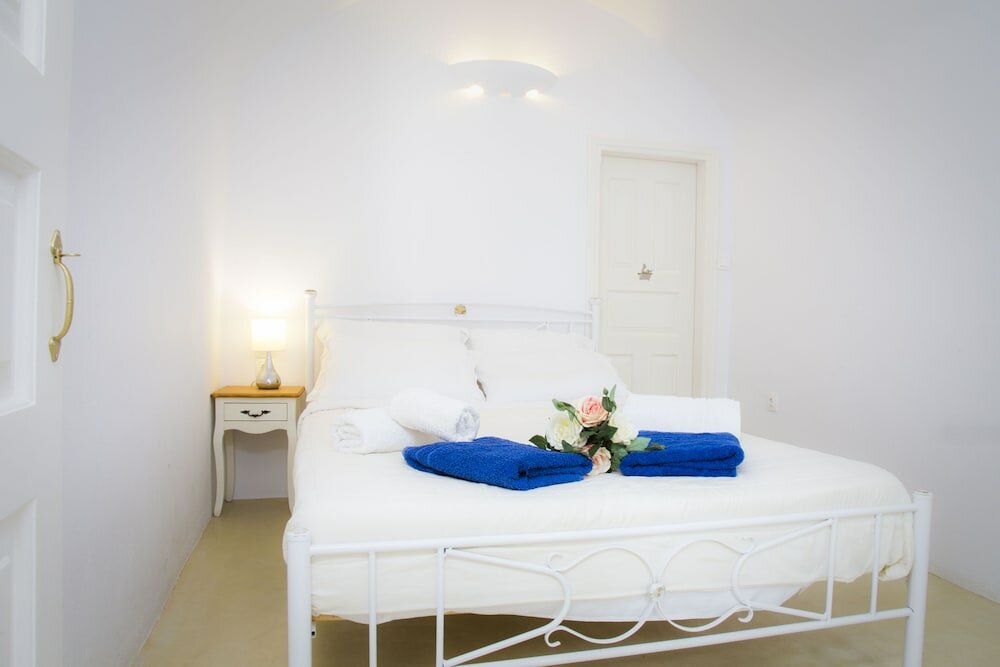 Фото Linos Suites