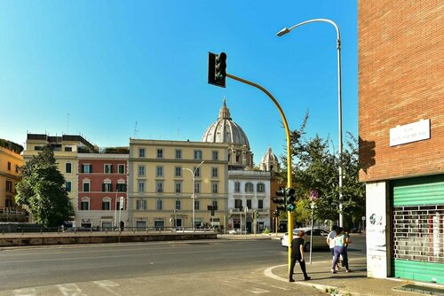 Гостиница Red & White Vatican Apartment в Риме